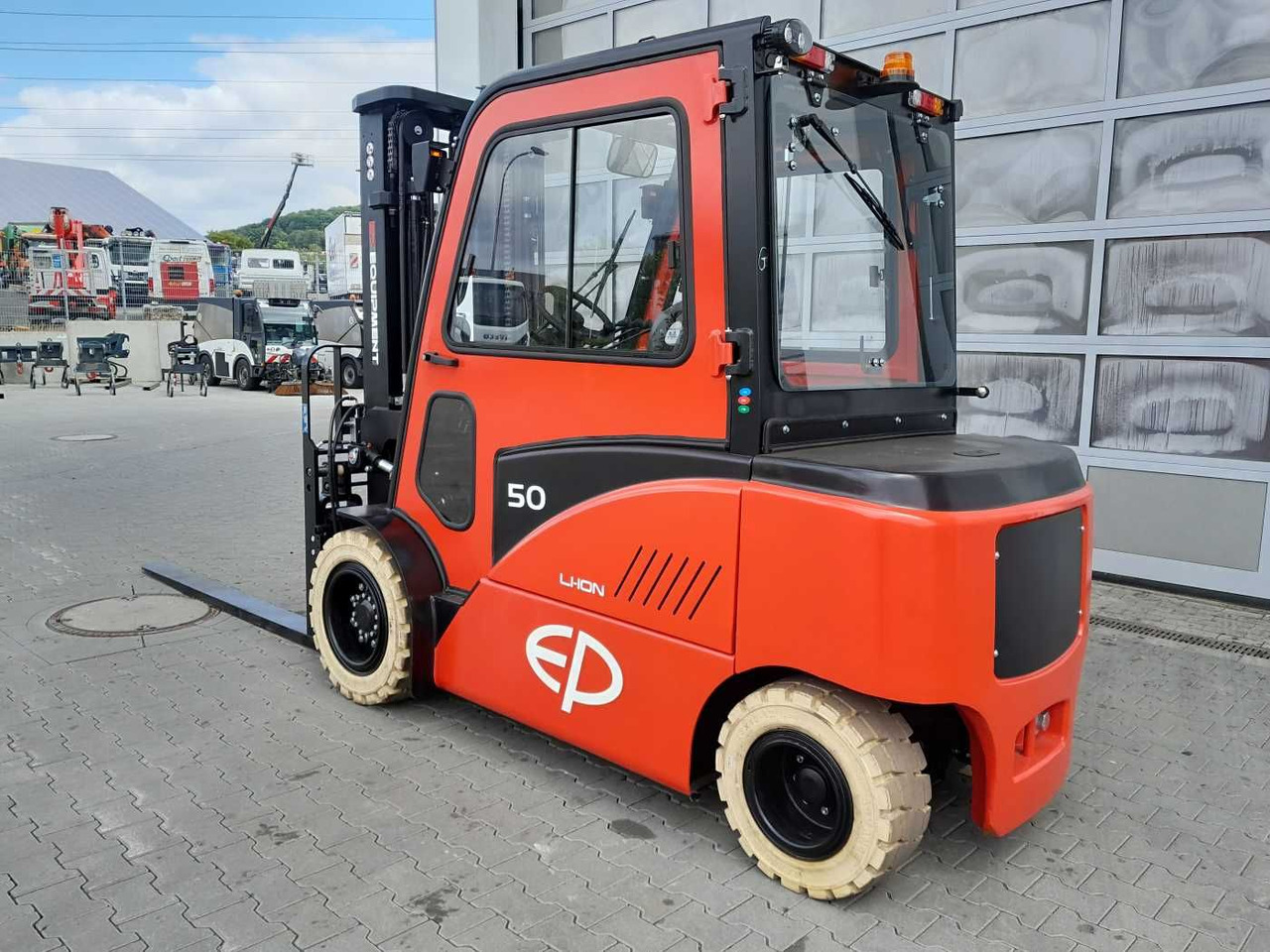 EP Equipment CPD50F8 / 5T / Triplex: 5,00m / ZVG - Sähkötrukki: kuva  EP Equipment CPD50F8 / 5T / Triplex: 5,00m / ZVG - Sähkötrukki EP Equipment CPD50F8 / 5T / Triplex: 5,00m / ZVG - Sähkötrukki: kuva  EP Equipment CPD50F8 / 5T / Triplex: 5,00m / ZVG - Sähkötrukki