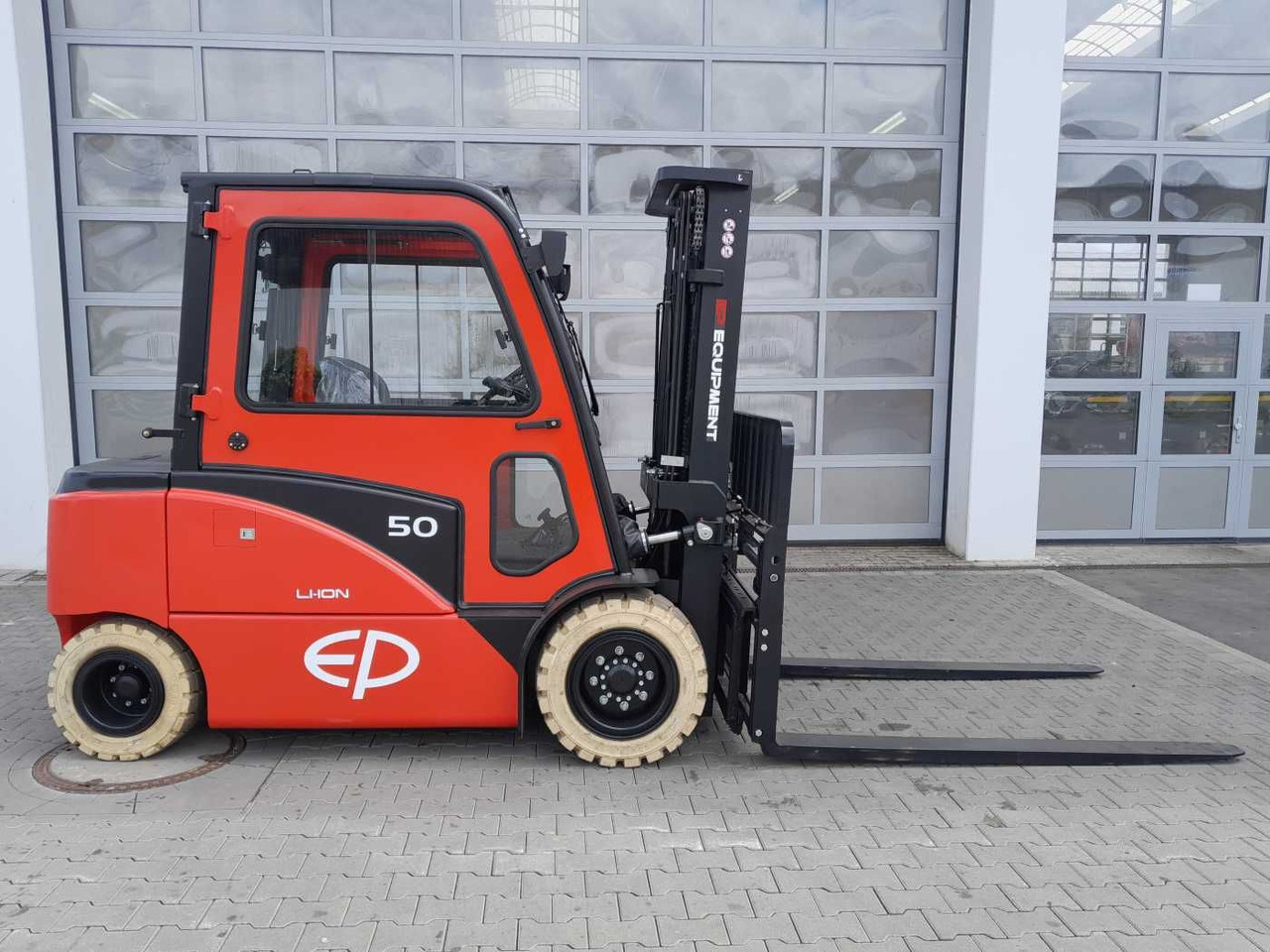 EP Equipment CPD50F8 / 5T / Triplex: 5,00m / ZVG - Sähkötrukki: kuva  EP Equipment CPD50F8 / 5T / Triplex: 5,00m / ZVG - Sähkötrukki EP Equipment CPD50F8 / 5T / Triplex: 5,00m / ZVG - Sähkötrukki: kuva  EP Equipment CPD50F8 / 5T / Triplex: 5,00m / ZVG - Sähkötrukki