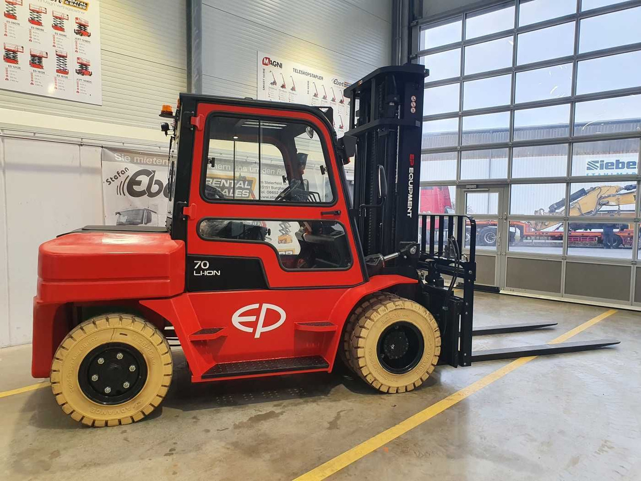 EP Equipment EFL 702 / 7T / Triplex: 5,40m / ZVG - Sähkötrukki: kuva  EP Equipment EFL 702 / 7T / Triplex: 5,40m / ZVG - Sähkötrukki EP Equipment EFL 702 / 7T / Triplex: 5,40m / ZVG - Sähkötrukki: kuva  EP Equipment EFL 702 / 7T / Triplex: 5,40m / ZVG - Sähkötrukki