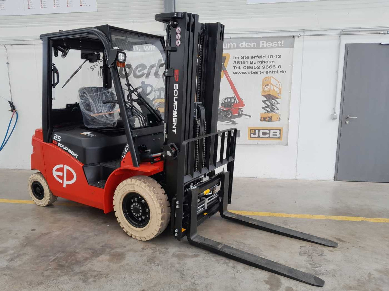 EP Equipment EFL253 / Triplex: 4,80m / SS / Neu - Sähkötrukki: kuva  EP Equipment EFL253 / Triplex: 4,80m / SS / Neu - Sähkötrukki EP Equipment EFL253 / Triplex: 4,80m / SS / Neu - Sähkötrukki: kuva  EP Equipment EFL253 / Triplex: 4,80m / SS / Neu - Sähkötrukki