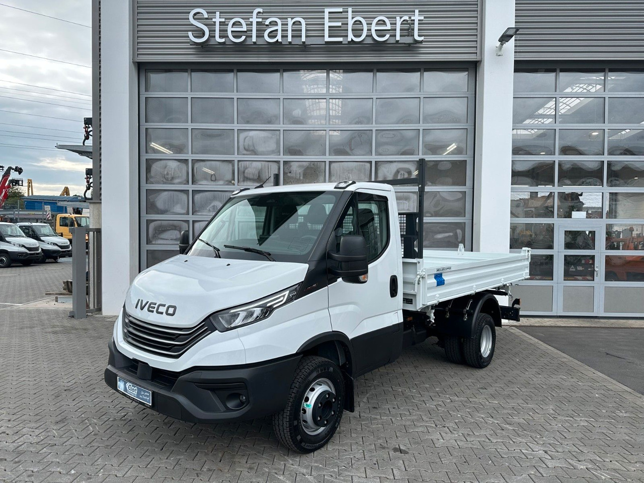 Iveco 70C18H 3-S.-Kipper Meiller *R3.450mm*2xAHK* - Kippilava-auto: kuva Iveco 70C18H 3-S.-Kipper Meiller *R3.450mm*2xAHK* - Kippilava-auto Iveco 70C18H 3-S.-Kipper Meiller *R3.450mm*2xAHK* - Kippilava-auto: kuva Iveco 70C18H 3-S.-Kipper Meiller *R3.450mm*2xAHK* - Kippilava-auto