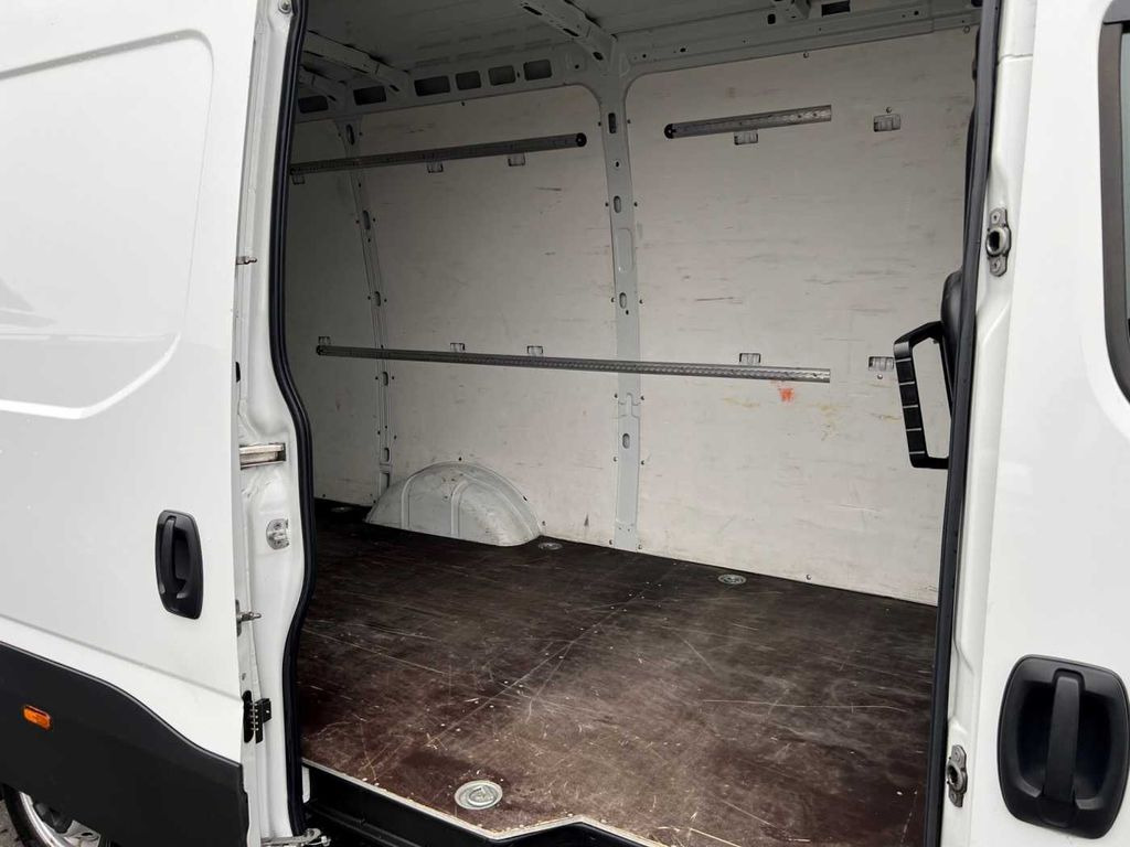 Iveco Daily 35 S 16 V *Klima*3.520mm* - Pakettiauto: kuva Iveco Daily 35 S 16 V *Klima*3.520mm* - Pakettiauto Iveco Daily 35 S 16 V *Klima*3.520mm* - Pakettiauto: kuva Iveco Daily 35 S 16 V *Klima*3.520mm* - Pakettiauto