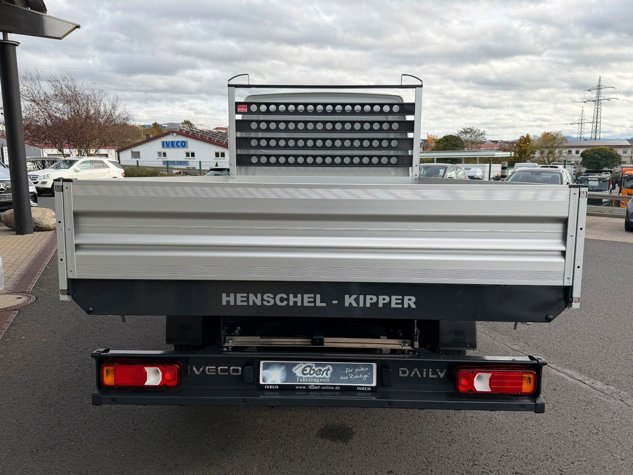 Iveco Daily 35S14 A8*R3.450mm*Automatik*Kamera*2Sitze* - Kippilava-auto: kuva Iveco Daily 35S14 A8*R3.450mm*Automatik*Kamera*2Sitze* - Kippilava-auto Iveco Daily 35S14 A8*R3.450mm*Automatik*Kamera*2Sitze* - Kippilava-auto: kuva Iveco Daily 35S14 A8*R3.450mm*Automatik*Kamera*2Sitze* - Kippilava-auto