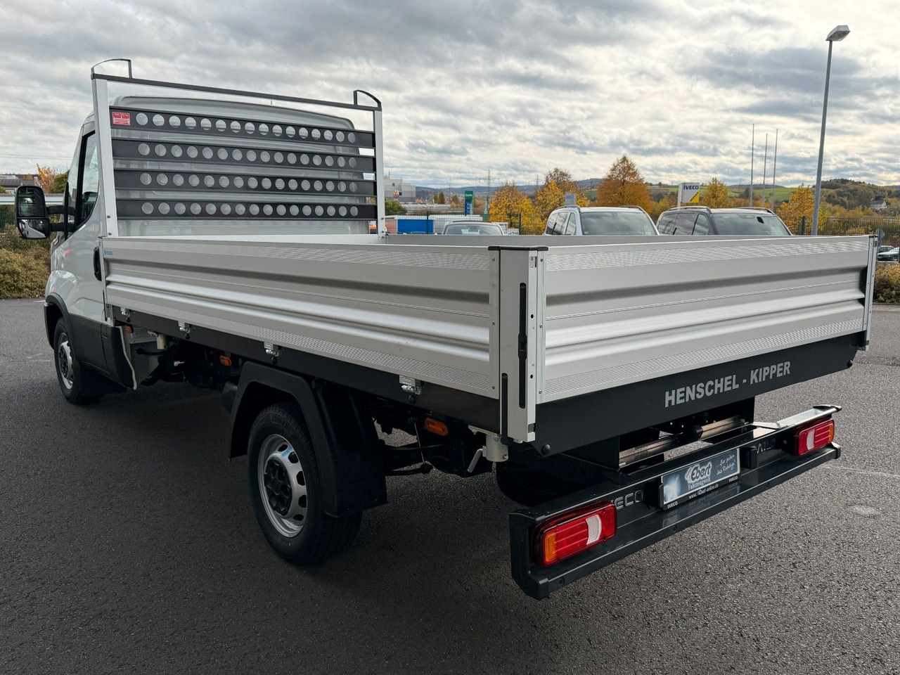 Iveco Daily 35S14 A8*R3.450mm*Automatik*Kamera*2Sitze* - Kippilava-auto: kuva Iveco Daily 35S14 A8*R3.450mm*Automatik*Kamera*2Sitze* - Kippilava-auto Iveco Daily 35S14 A8*R3.450mm*Automatik*Kamera*2Sitze* - Kippilava-auto: kuva Iveco Daily 35S14 A8*R3.450mm*Automatik*Kamera*2Sitze* - Kippilava-auto