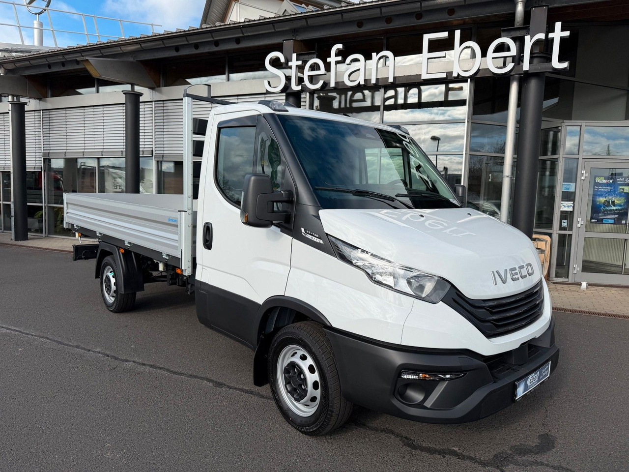 Iveco Daily 35S14 A8 *R3.450mm*Automatik*Klima* 4x - Kippilava-auto: kuva Iveco Daily 35S14 A8 *R3.450mm*Automatik*Klima* 4x - Kippilava-auto Iveco Daily 35S14 A8 *R3.450mm*Automatik*Klima* 4x - Kippilava-auto: kuva Iveco Daily 35S14 A8 *R3.450mm*Automatik*Klima* 4x - Kippilava-auto