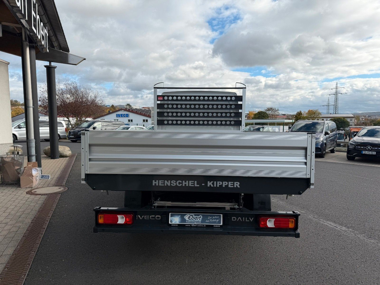 Iveco Daily 35S14 A8 *R3.450mm*Automatik*Klima* 4x - Kippilava-auto: kuva Iveco Daily 35S14 A8 *R3.450mm*Automatik*Klima* 4x - Kippilava-auto Iveco Daily 35S14 A8 *R3.450mm*Automatik*Klima* 4x - Kippilava-auto: kuva Iveco Daily 35S14 A8 *R3.450mm*Automatik*Klima* 4x - Kippilava-auto