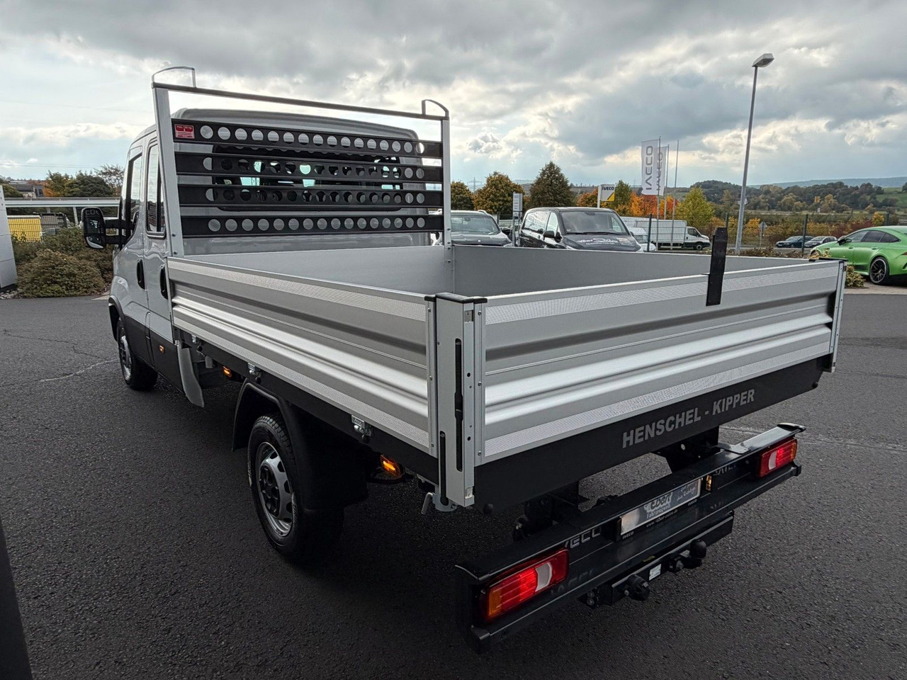 Iveco Daily 35S16 A8 *R.3450mm*Automatik*AHK*7-Sitze* - Kippilava-auto, Jatko-ohjaamo kevyt kuorma-auto: kuva Iveco Daily 35S16 A8 *R.3450mm*Automatik*AHK*7-Sitze* - Kippilava-auto, Jatko-ohjaamo kevyt kuorma-auto Iveco Daily 35S16 A8 *R.3450mm*Automatik*AHK*7-Sitze* - Kippilava-auto, Jatko-ohjaamo kevyt kuorma-auto: kuva Iveco Daily 35S16 A8 *R.3450mm*Automatik*AHK*7-Sitze* - Kippilava-auto, Jatko-ohjaamo kevyt kuorma-auto