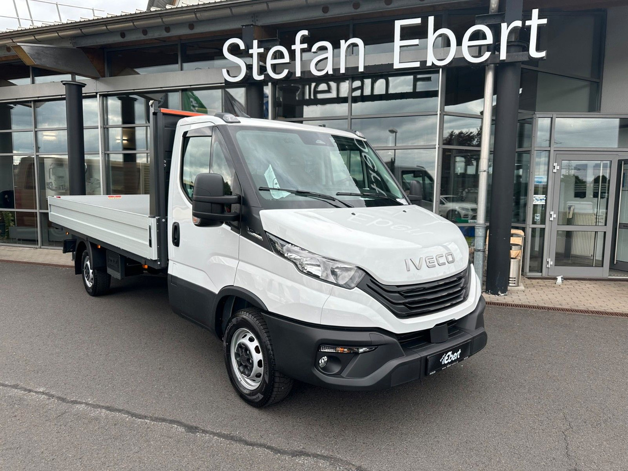 Iveco Daily 35S16 A8 *R.4100 mm*AHK*Kamera* 3x - Avolava pakettiauto: kuva Iveco Daily 35S16 A8 *R.4100 mm*AHK*Kamera* 3x - Avolava pakettiauto Iveco Daily 35S16 A8 *R.4100 mm*AHK*Kamera* 3x - Avolava pakettiauto: kuva Iveco Daily 35S16 A8 *R.4100 mm*AHK*Kamera* 3x - Avolava pakettiauto