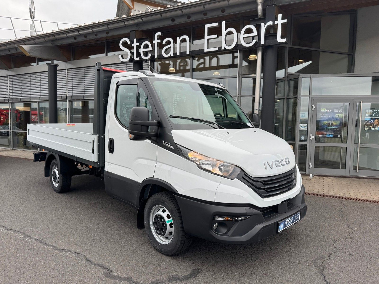 Iveco Daily 35S16 A8 *R3.450mm*Automatik*AHK*Kamera* - Avolava pakettiauto: kuva Iveco Daily 35S16 A8 *R3.450mm*Automatik*AHK*Kamera* - Avolava pakettiauto Iveco Daily 35S16 A8 *R3.450mm*Automatik*AHK*Kamera* - Avolava pakettiauto: kuva Iveco Daily 35S16 A8 *R3.450mm*Automatik*AHK*Kamera* - Avolava pakettiauto