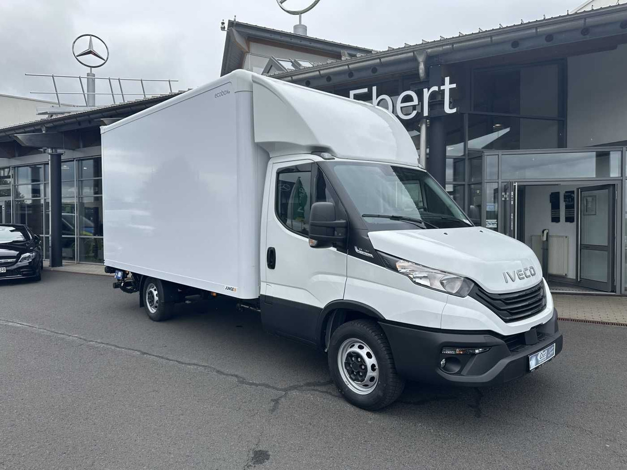 Iveco Daily 35S16 HA8/P Koffer *R4.100mm* LBW*Luft* - Jakeluauto: kuva Iveco Daily 35S16 HA8/P Koffer *R4.100mm* LBW*Luft* - Jakeluauto Iveco Daily 35S16 HA8/P Koffer *R4.100mm* LBW*Luft* - Jakeluauto: kuva Iveco Daily 35S16 HA8/P Koffer *R4.100mm* LBW*Luft* - Jakeluauto