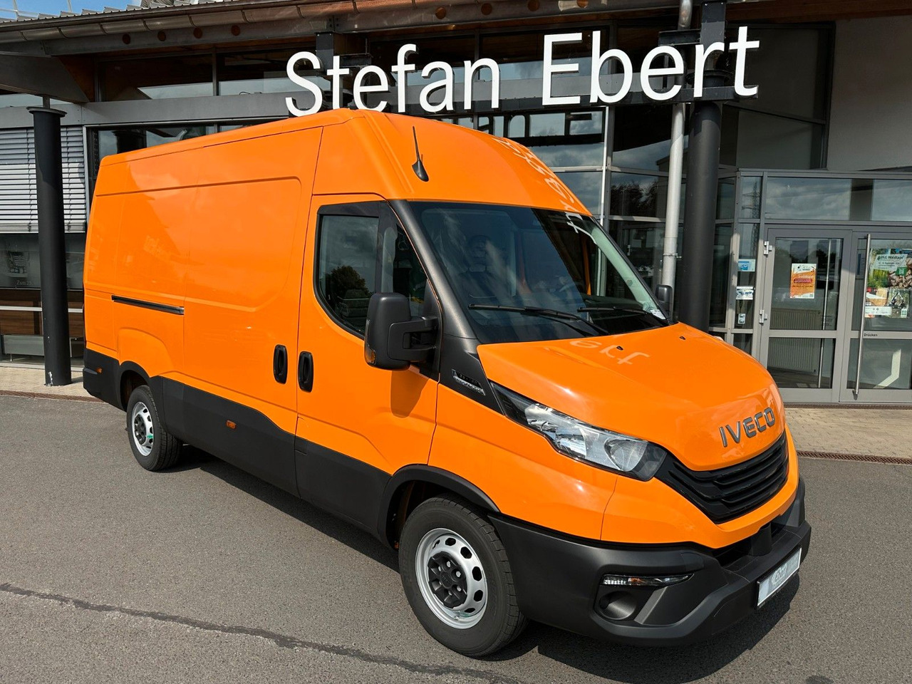 Iveco Daily 35S16 HA8 *R.3520mm*Neues Modell* - Pakettiauto: kuva Iveco Daily 35S16 HA8 *R.3520mm*Neues Modell* - Pakettiauto Iveco Daily 35S16 HA8 *R.3520mm*Neues Modell* - Pakettiauto: kuva Iveco Daily 35S16 HA8 *R.3520mm*Neues Modell* - Pakettiauto