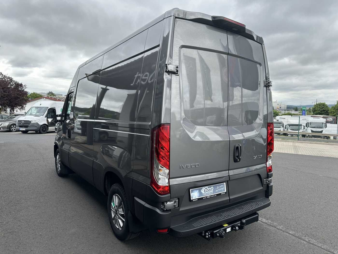 Iveco Daily 35S16 HA8V 3.0L *R3.520mm*AHK*Automatik* - Pakettiauto: kuva Iveco Daily 35S16 HA8V 3.0L *R3.520mm*AHK*Automatik* - Pakettiauto Iveco Daily 35S16 HA8V 3.0L *R3.520mm*AHK*Automatik* - Pakettiauto: kuva Iveco Daily 35S16 HA8V 3.0L *R3.520mm*AHK*Automatik* - Pakettiauto