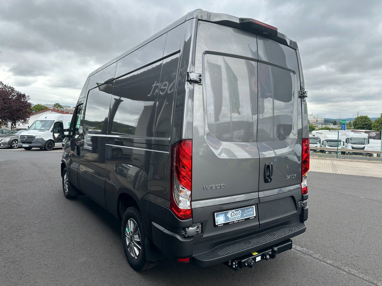 Iveco Daily 35S16 HA8V 3.0L *R3.520mm*AHK*Automatik* - Pakettiauto: kuva Iveco Daily 35S16 HA8V 3.0L *R3.520mm*AHK*Automatik* - Pakettiauto Iveco Daily 35S16 HA8V 3.0L *R3.520mm*AHK*Automatik* - Pakettiauto: kuva Iveco Daily 35S16 HA8V 3.0L *R3.520mm*AHK*Automatik* - Pakettiauto