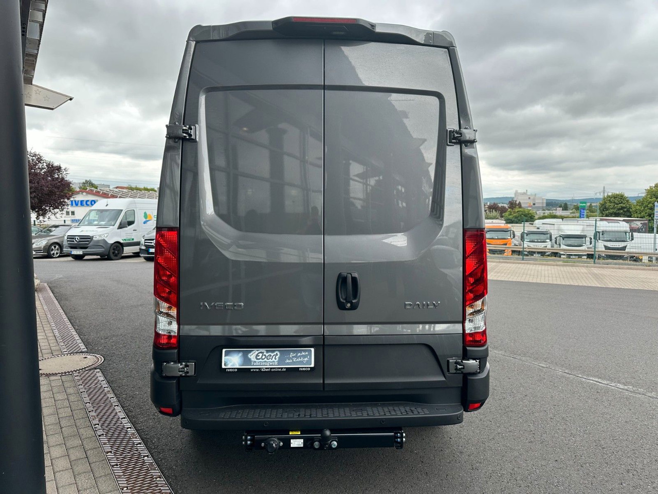 Iveco Daily 35S16 HA8V 3.0L *R3.520mm*AHK*Automatik* - Pakettiauto: kuva Iveco Daily 35S16 HA8V 3.0L *R3.520mm*AHK*Automatik* - Pakettiauto Iveco Daily 35S16 HA8V 3.0L *R3.520mm*AHK*Automatik* - Pakettiauto: kuva Iveco Daily 35S16 HA8V 3.0L *R3.520mm*AHK*Automatik* - Pakettiauto