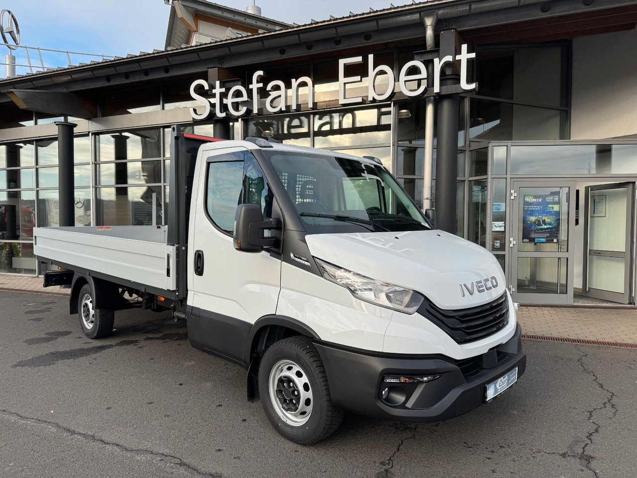 Iveco Daily 35S16 *R.3750mm*Automatik*AHK*Kamera* - Avolava pakettiauto: kuva Iveco Daily 35S16 *R.3750mm*Automatik*AHK*Kamera* - Avolava pakettiauto Iveco Daily 35S16 *R.3750mm*Automatik*AHK*Kamera* - Avolava pakettiauto: kuva Iveco Daily 35S16 *R.3750mm*Automatik*AHK*Kamera* - Avolava pakettiauto