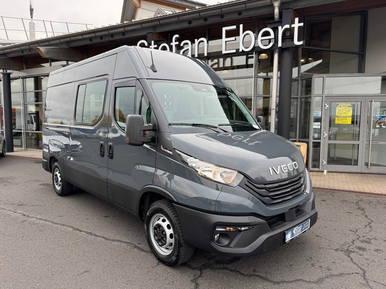 Iveco Daily 35S18HA8 3.0L *R3.520mm*AHK*2xSchiebetür* - Pakettiauto: kuva Iveco Daily 35S18HA8 3.0L *R3.520mm*AHK*2xSchiebetür* - Pakettiauto Iveco Daily 35S18HA8 3.0L *R3.520mm*AHK*2xSchiebetür* - Pakettiauto: kuva Iveco Daily 35S18HA8 3.0L *R3.520mm*AHK*2xSchiebetür* - Pakettiauto