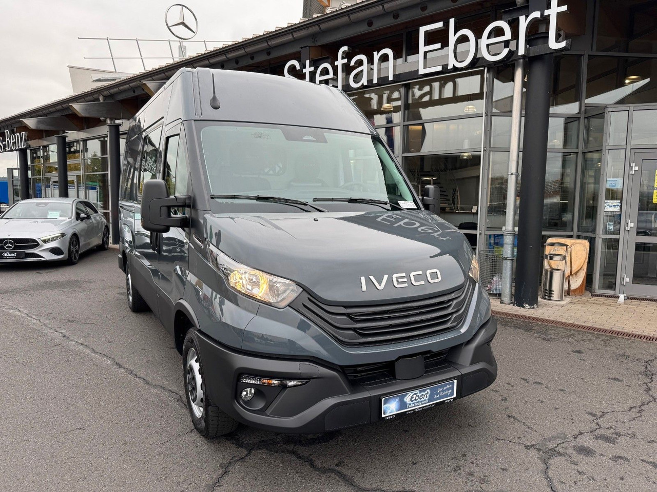 Iveco Daily 35S18HA8 3.0L *R3.520mm*AHK*2xSchiebetür* - Pakettiauto: kuva Iveco Daily 35S18HA8 3.0L *R3.520mm*AHK*2xSchiebetür* - Pakettiauto Iveco Daily 35S18HA8 3.0L *R3.520mm*AHK*2xSchiebetür* - Pakettiauto: kuva Iveco Daily 35S18HA8 3.0L *R3.520mm*AHK*2xSchiebetür* - Pakettiauto