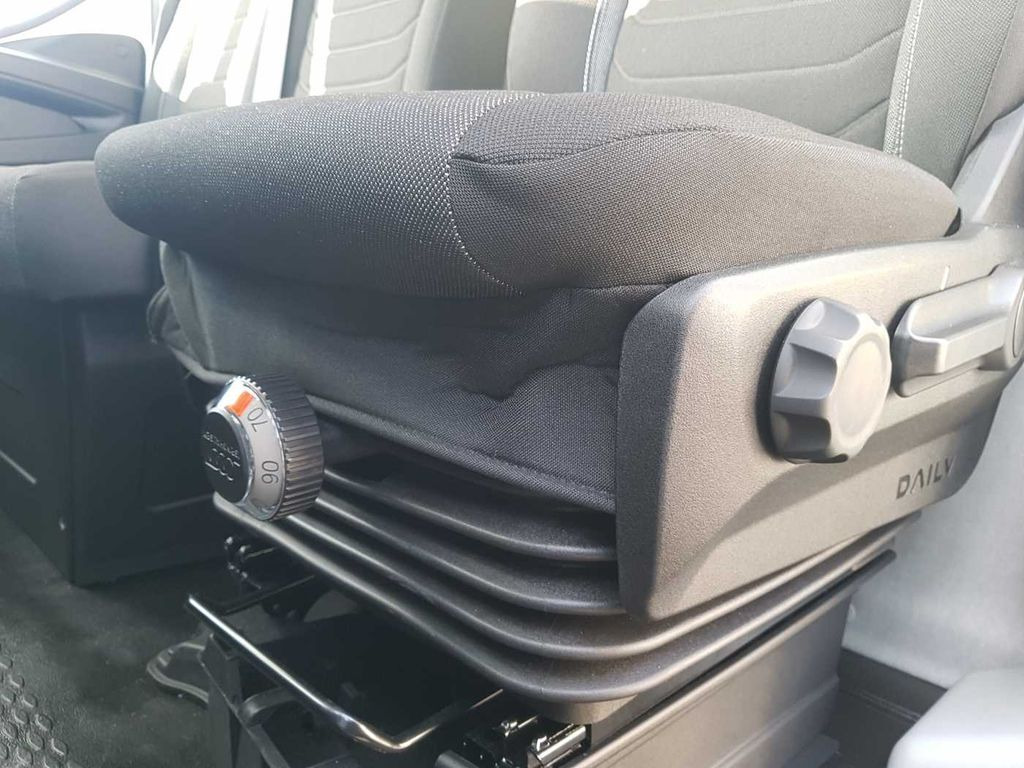 Pressukapelli tavara-auto Iveco Daily 50C16 H 3.0 A8D Pritsche Plane 2x: kuva Pressukapelli tavara-auto Iveco Daily 50C16 H 3.0 A8D Pritsche Plane 2x