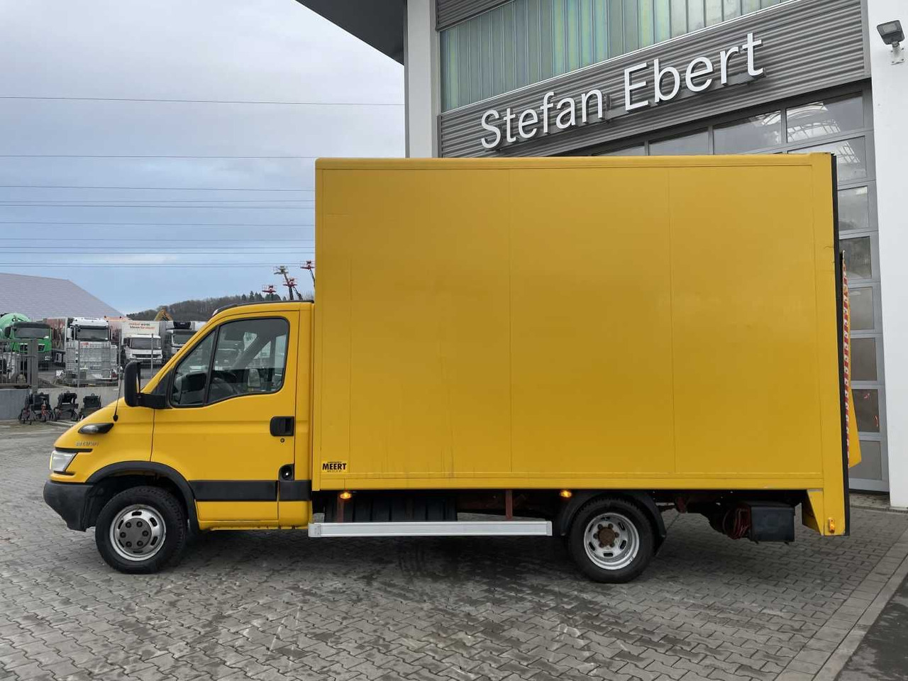 Iveco Daily 50C17 3.0L *Koffer*LBW*Klima* - Jakeluauto: kuva Iveco Daily 50C17 3.0L *Koffer*LBW*Klima* - Jakeluauto Iveco Daily 50C17 3.0L *Koffer*LBW*Klima* - Jakeluauto: kuva Iveco Daily 50C17 3.0L *Koffer*LBW*Klima* - Jakeluauto