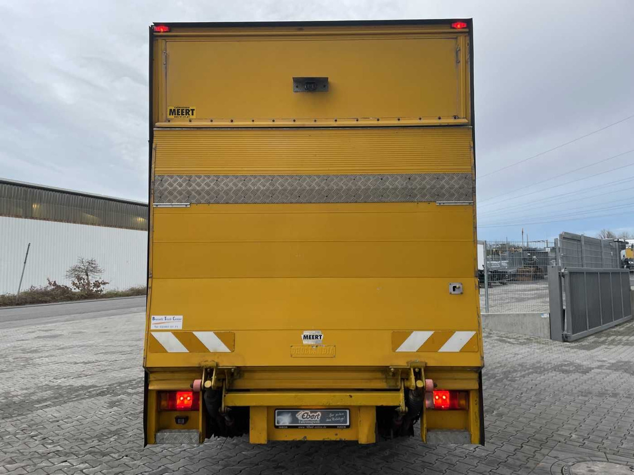 Iveco Daily 50C17 3.0L *Koffer*LBW*Klima* - Jakeluauto: kuva Iveco Daily 50C17 3.0L *Koffer*LBW*Klima* - Jakeluauto Iveco Daily 50C17 3.0L *Koffer*LBW*Klima* - Jakeluauto: kuva Iveco Daily 50C17 3.0L *Koffer*LBW*Klima* - Jakeluauto