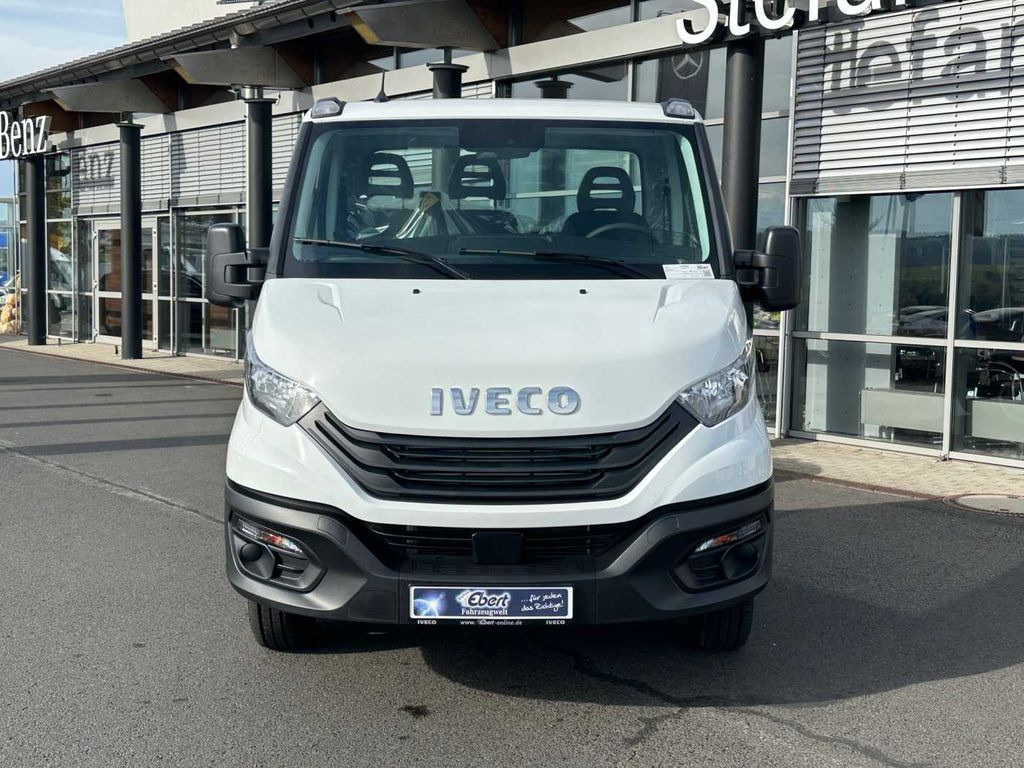 Iveco Daily 50C18 3.0L *R3750mm*Navi*Klima* 3x - Kuorma-auto alusta: kuva Iveco Daily 50C18 3.0L *R3750mm*Navi*Klima* 3x - Kuorma-auto alusta Iveco Daily 50C18 3.0L *R3750mm*Navi*Klima* 3x - Kuorma-auto alusta: kuva Iveco Daily 50C18 3.0L *R3750mm*Navi*Klima* 3x - Kuorma-auto alusta