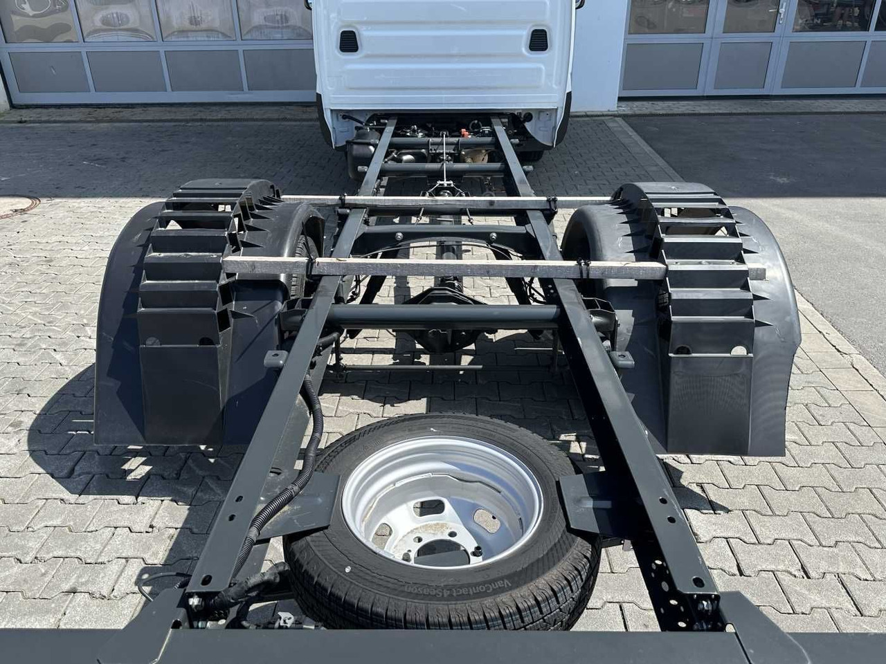 Iveco Daily 50C18 H 3.0L *R4.350mm*Klima* - Kuorma-auto alusta: kuva  Iveco Daily 50C18 H 3.0L *R4.350mm*Klima* - Kuorma-auto alusta Iveco Daily 50C18 H 3.0L *R4.350mm*Klima* - Kuorma-auto alusta: kuva  Iveco Daily 50C18 H 3.0L *R4.350mm*Klima* - Kuorma-auto alusta