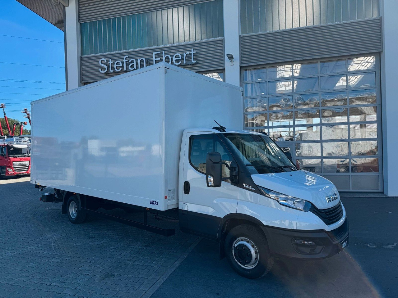 Iveco Daily 70C18 A8 *Koffer*LBW*Automatik* - Jakeluauto: kuva Iveco Daily 70C18 A8 *Koffer*LBW*Automatik* - Jakeluauto Iveco Daily 70C18 A8 *Koffer*LBW*Automatik* - Jakeluauto: kuva Iveco Daily 70C18 A8 *Koffer*LBW*Automatik* - Jakeluauto