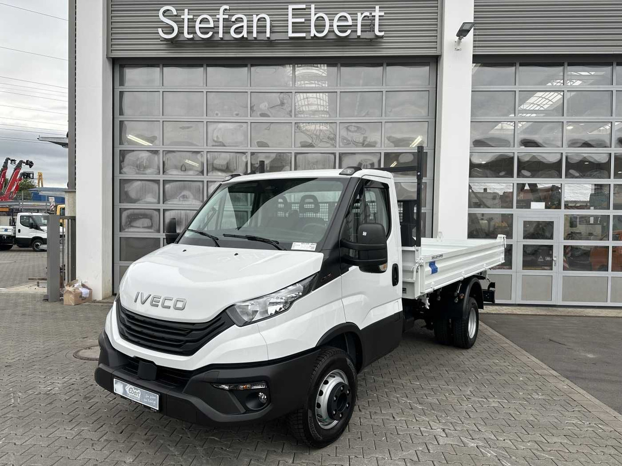 Iveco Daily 70C18H 3-S.-Kipper *R3.750mm*2xAHK* 4x - Kippilava-auto: kuva Iveco Daily 70C18H 3-S.-Kipper *R3.750mm*2xAHK* 4x - Kippilava-auto Iveco Daily 70C18H 3-S.-Kipper *R3.750mm*2xAHK* 4x - Kippilava-auto: kuva Iveco Daily 70C18H 3-S.-Kipper *R3.750mm*2xAHK* 4x - Kippilava-auto