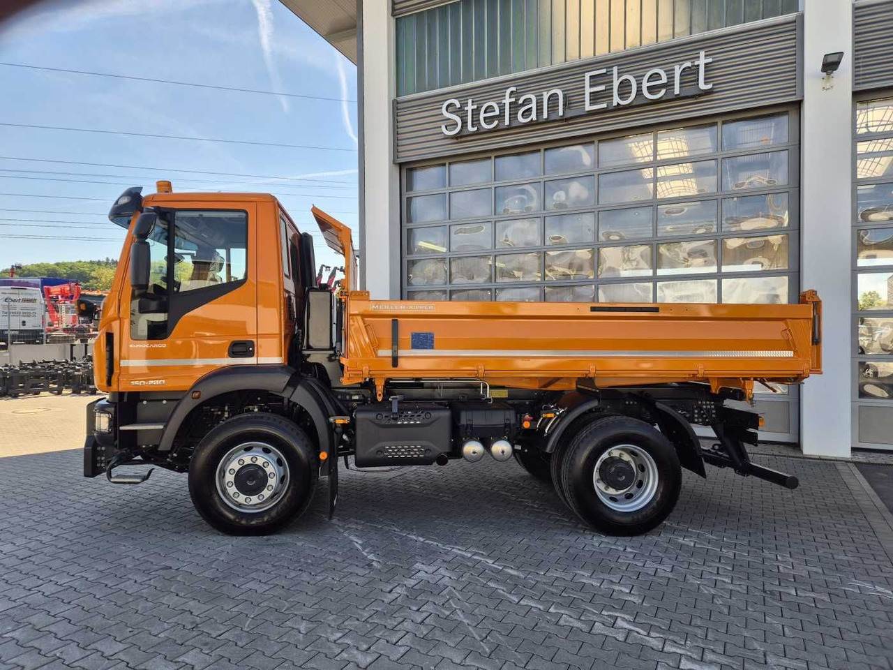 Iveco Eurocargo ML150E28W 4x4 Winterdienst Vorb. 2xAHK - Kippiauto kuorma-auto: kuva Iveco Eurocargo ML150E28W 4x4 Winterdienst Vorb. 2xAHK - Kippiauto kuorma-auto Iveco Eurocargo ML150E28W 4x4 Winterdienst Vorb. 2xAHK - Kippiauto kuorma-auto: kuva Iveco Eurocargo ML150E28W 4x4 Winterdienst Vorb. 2xAHK - Kippiauto kuorma-auto