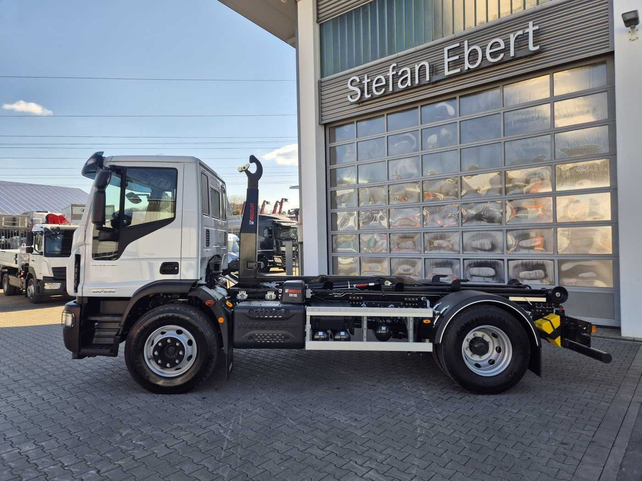 Iveco Eurocargo ML160E25/P HIAB Multilift XR10S4150 - Koukkulava kuorma-auto: kuva Iveco Eurocargo ML160E25/P HIAB Multilift XR10S4150 - Koukkulava kuorma-auto Iveco Eurocargo ML160E25/P HIAB Multilift XR10S4150 - Koukkulava kuorma-auto: kuva Iveco Eurocargo ML160E25/P HIAB Multilift XR10S4150 - Koukkulava kuorma-auto