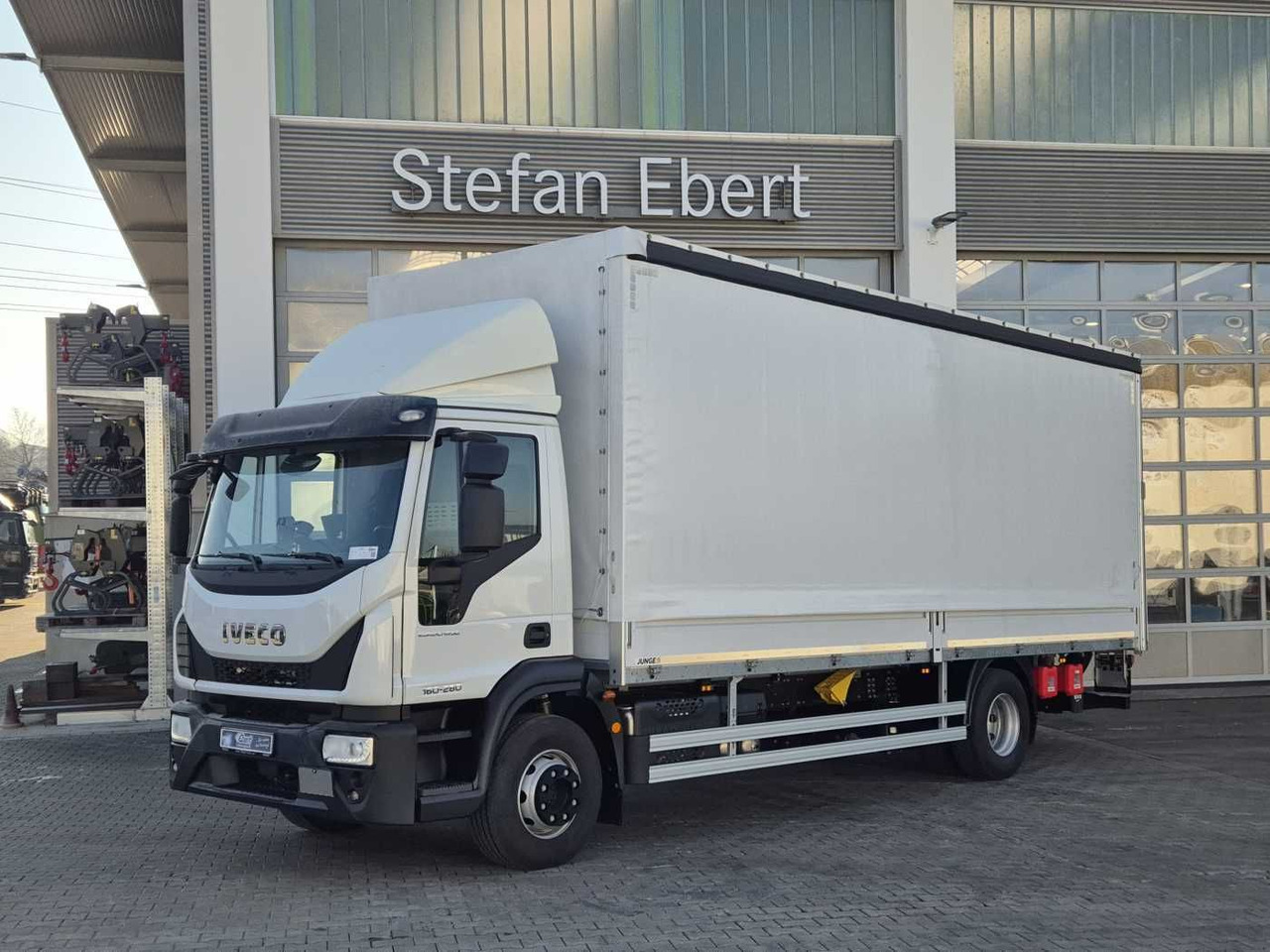 Iveco Eurocargo ML160E28/P LBW Bär Schiebeplane AHK - Pressukapelli kuorma-auto: kuva Iveco Eurocargo ML160E28/P LBW Bär Schiebeplane AHK - Pressukapelli kuorma-auto Iveco Eurocargo ML160E28/P LBW Bär Schiebeplane AHK - Pressukapelli kuorma-auto: kuva Iveco Eurocargo ML160E28/P LBW Bär Schiebeplane AHK - Pressukapelli kuorma-auto