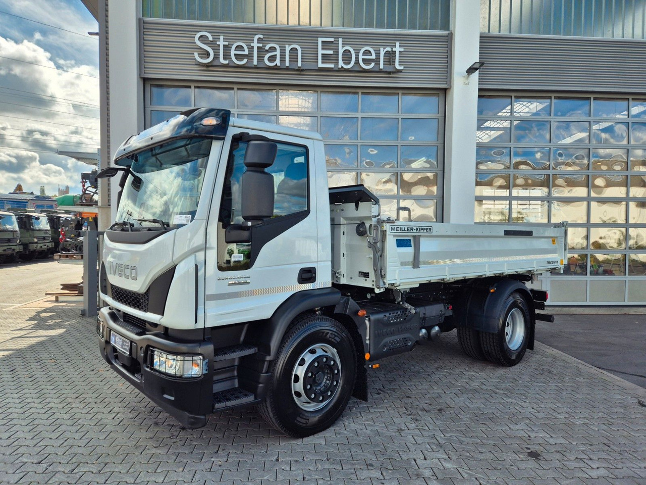 Iveco Eurocargo ML180E32K 4x2 Meiller AHK - Kippiauto kuorma-auto: kuva Iveco Eurocargo ML180E32K 4x2 Meiller AHK - Kippiauto kuorma-auto Iveco Eurocargo ML180E32K 4x2 Meiller AHK - Kippiauto kuorma-auto: kuva Iveco Eurocargo ML180E32K 4x2 Meiller AHK - Kippiauto kuorma-auto