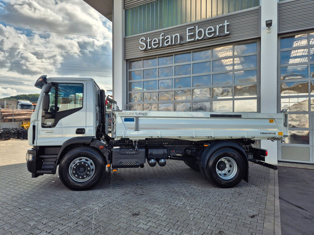 Iveco Eurocargo ML180E32K 4x2 Meiller AHK - Kippiauto kuorma-auto: kuva Iveco Eurocargo ML180E32K 4x2 Meiller AHK - Kippiauto kuorma-auto Iveco Eurocargo ML180E32K 4x2 Meiller AHK - Kippiauto kuorma-auto: kuva Iveco Eurocargo ML180E32K 4x2 Meiller AHK - Kippiauto kuorma-auto