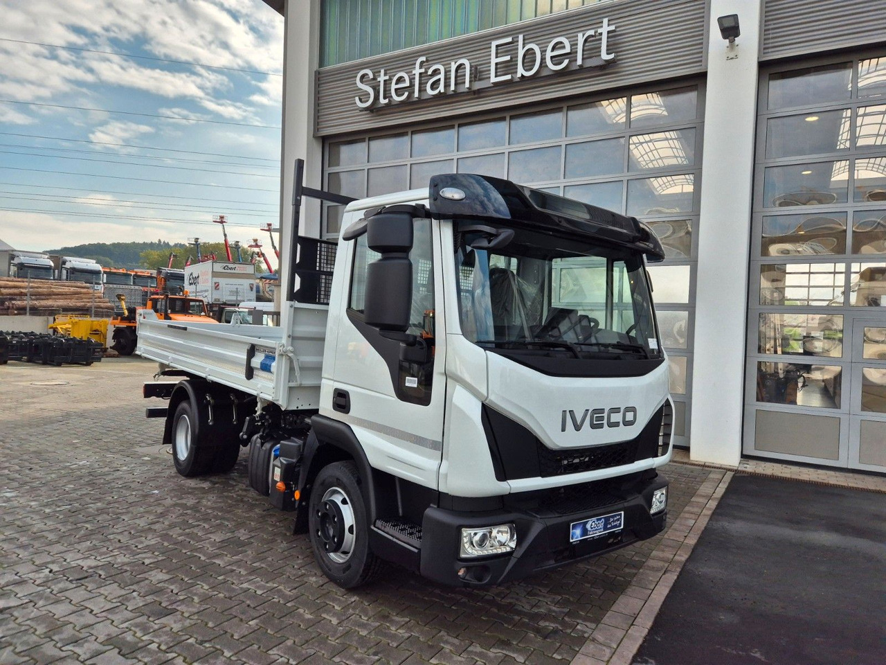Iveco Eurocargo ML80E21 Meiller 2x AHK 3 Sitze Klima - Kippilava-auto: kuva Iveco Eurocargo ML80E21 Meiller 2x AHK 3 Sitze Klima - Kippilava-auto Iveco Eurocargo ML80E21 Meiller 2x AHK 3 Sitze Klima - Kippilava-auto: kuva Iveco Eurocargo ML80E21 Meiller 2x AHK 3 Sitze Klima - Kippilava-auto