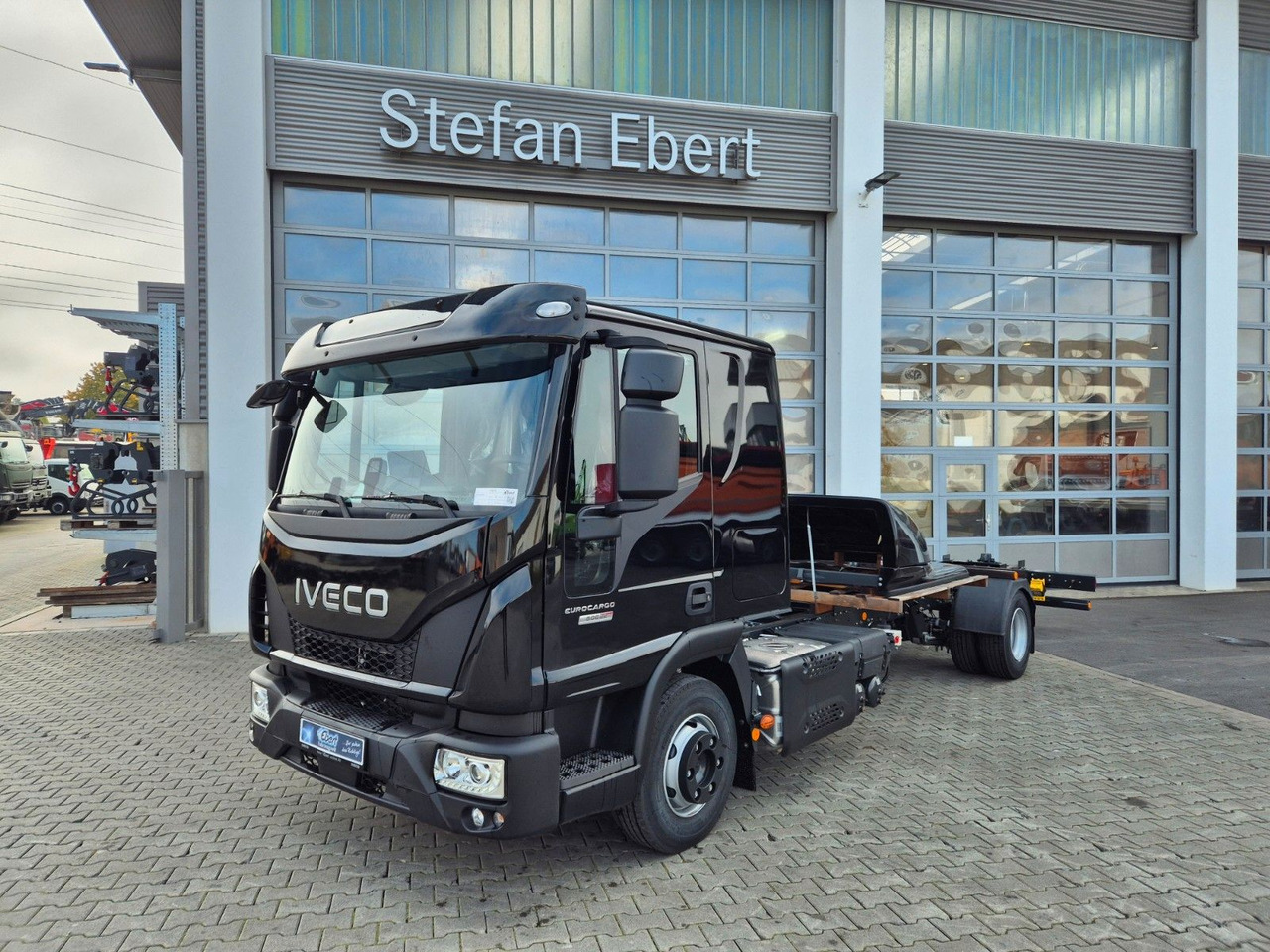 Iveco Eurocargo ML80E22/P 2x AHK Klima Standh. Bett - Kuorma-auto alusta: kuva  Iveco Eurocargo ML80E22/P 2x AHK Klima Standh. Bett - Kuorma-auto alusta Iveco Eurocargo ML80E22/P 2x AHK Klima Standh. Bett - Kuorma-auto alusta: kuva  Iveco Eurocargo ML80E22/P 2x AHK Klima Standh. Bett - Kuorma-auto alusta