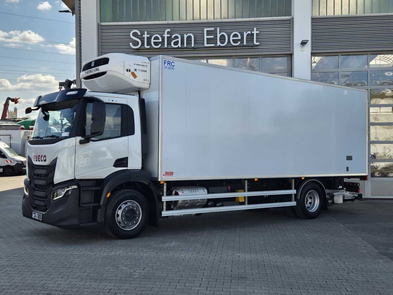 Iveco S-Way AD190S40/FP ThermoKing T-1200R LBW Tür AHK - Refrigeraattori kuorma-auto: kuva Iveco S-Way AD190S40/FP ThermoKing T-1200R LBW Tür AHK - Refrigeraattori kuorma-auto Iveco S-Way AD190S40/FP ThermoKing T-1200R LBW Tür AHK - Refrigeraattori kuorma-auto: kuva Iveco S-Way AD190S40/FP ThermoKing T-1200R LBW Tür AHK - Refrigeraattori kuorma-auto