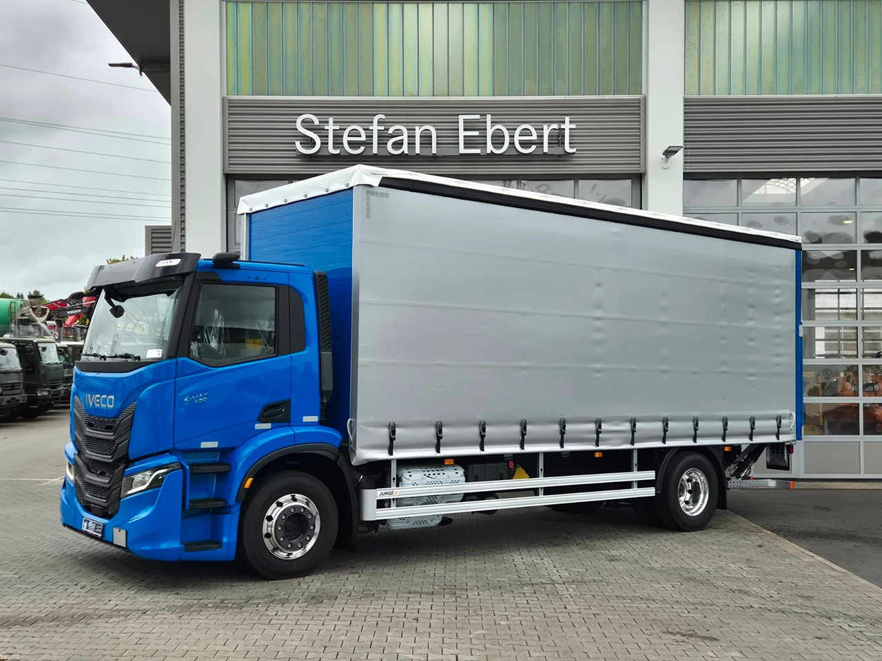 Iveco S-Way AD190S40/P Curtainsider *MirrorCam*LBW* - Pressukapelli kuorma-auto: kuva Iveco S-Way AD190S40/P Curtainsider *MirrorCam*LBW* - Pressukapelli kuorma-auto Iveco S-Way AD190S40/P Curtainsider *MirrorCam*LBW* - Pressukapelli kuorma-auto: kuva Iveco S-Way AD190S40/P Curtainsider *MirrorCam*LBW* - Pressukapelli kuorma-auto