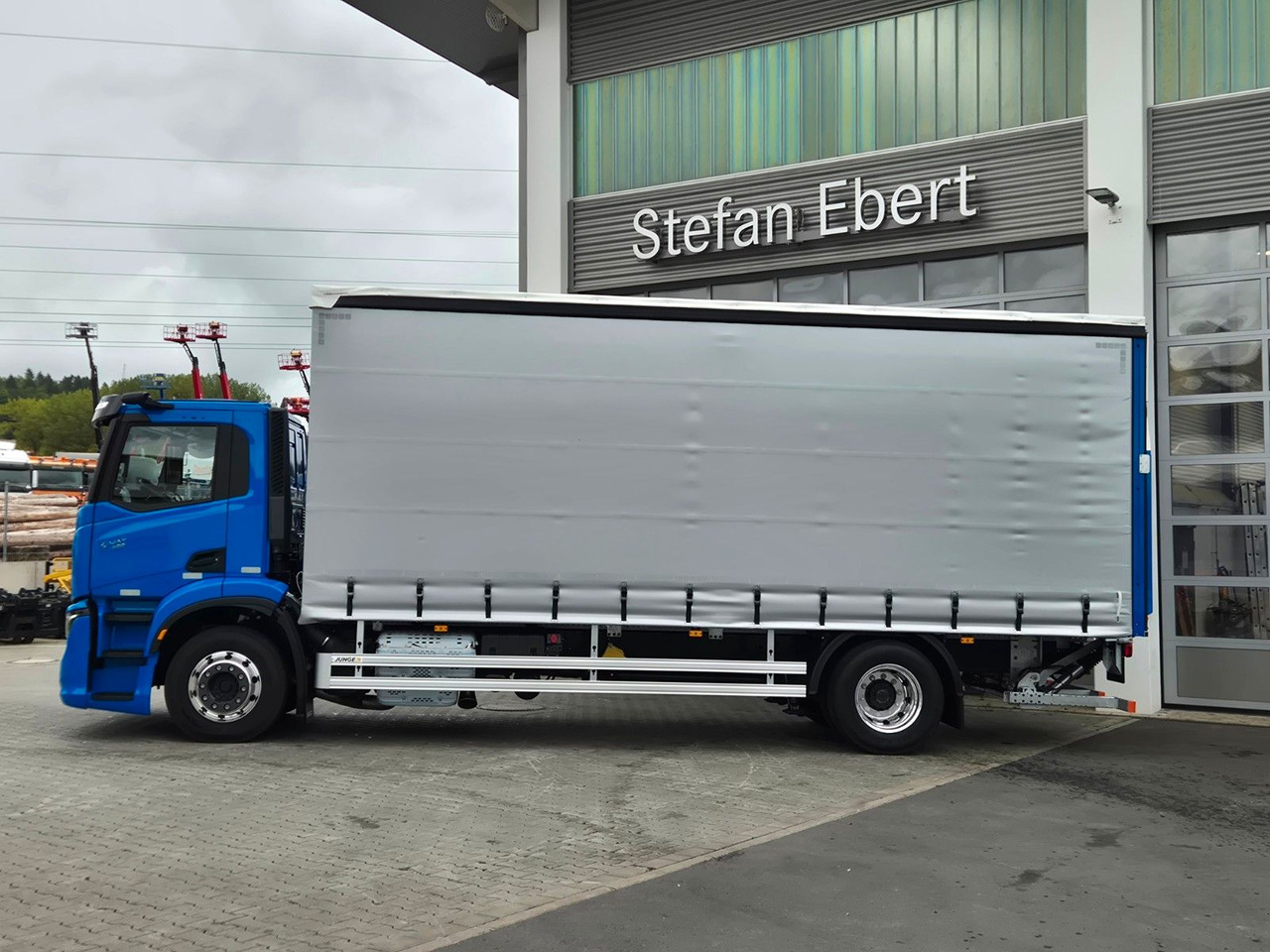 Iveco S-Way AD190S40/P Curtainsider *MirrorCam*LBW* - Pressukapelli kuorma-auto: kuva Iveco S-Way AD190S40/P Curtainsider *MirrorCam*LBW* - Pressukapelli kuorma-auto Iveco S-Way AD190S40/P Curtainsider *MirrorCam*LBW* - Pressukapelli kuorma-auto: kuva Iveco S-Way AD190S40/P Curtainsider *MirrorCam*LBW* - Pressukapelli kuorma-auto