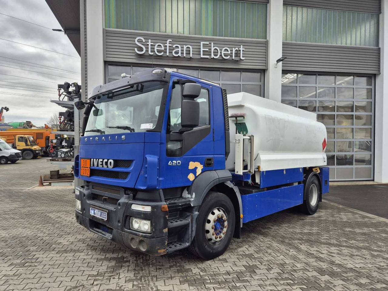 Iveco Stralis AD190S42/P 14.000L Lindner&Fischer - Säiliöauto: kuva Iveco Stralis AD190S42/P 14.000L Lindner&Fischer - Säiliöauto Iveco Stralis AD190S42/P 14.000L Lindner&Fischer - Säiliöauto: kuva Iveco Stralis AD190S42/P 14.000L Lindner&Fischer - Säiliöauto
