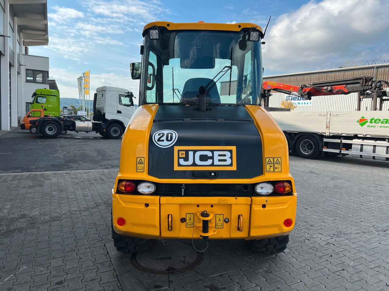 JCB 407 SV / nur 268h! / Klappschaufel & Gabel - Pyöräkuormaaja: kuva JCB 407 SV / nur 268h! / Klappschaufel & Gabel - Pyöräkuormaaja JCB 407 SV / nur 268h! / Klappschaufel & Gabel - Pyöräkuormaaja: kuva JCB 407 SV / nur 268h! / Klappschaufel & Gabel - Pyöräkuormaaja