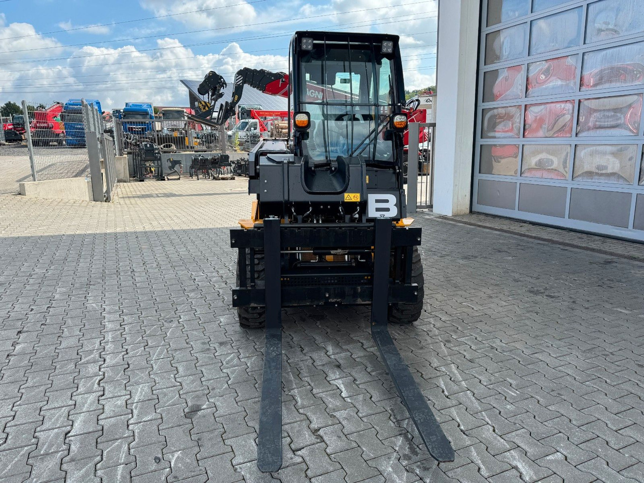 JCB TLT 35-26D 4WD Teletruck / NEU 2025 / SS - Kurottaja: kuva JCB TLT 35-26D 4WD Teletruck / NEU 2025 / SS - Kurottaja JCB TLT 35-26D 4WD Teletruck / NEU 2025 / SS - Kurottaja: kuva JCB TLT 35-26D 4WD Teletruck / NEU 2025 / SS - Kurottaja