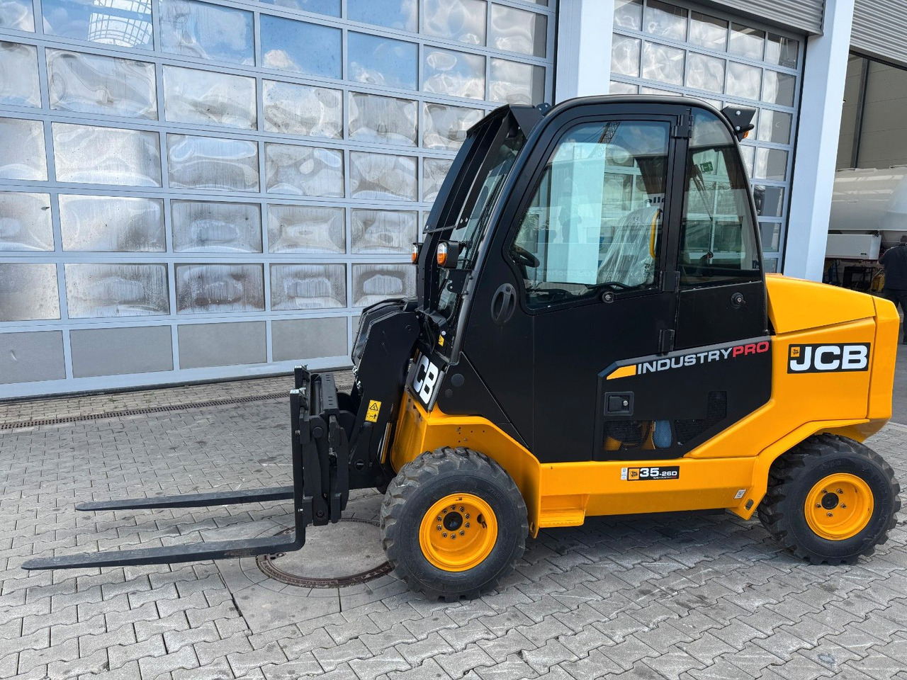 JCB TLT 35-26D 4WD Teletruck / NEU 2025 / SS - Kurottaja: kuva JCB TLT 35-26D 4WD Teletruck / NEU 2025 / SS - Kurottaja JCB TLT 35-26D 4WD Teletruck / NEU 2025 / SS - Kurottaja: kuva JCB TLT 35-26D 4WD Teletruck / NEU 2025 / SS - Kurottaja