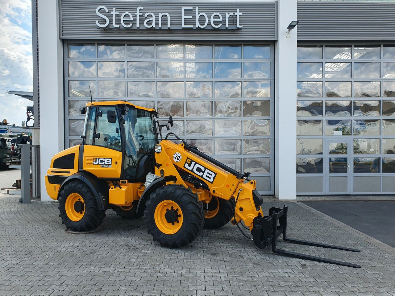 JCB TM 220 SV C / Neufahrzeug / Teleskop / Gabel - Pyöräkuormaaja: kuva JCB TM 220 SV C / Neufahrzeug / Teleskop / Gabel - Pyöräkuormaaja JCB TM 220 SV C / Neufahrzeug / Teleskop / Gabel - Pyöräkuormaaja: kuva JCB TM 220 SV C / Neufahrzeug / Teleskop / Gabel - Pyöräkuormaaja