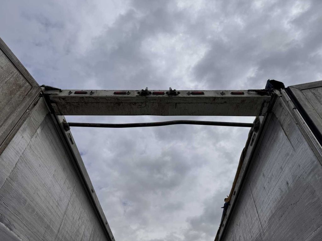 Moving floor puoliperävaunu Kraker CF-Z GF-200 87m³ BPW Liftachse: kuva Moving floor puoliperävaunu Kraker CF-Z GF-200 87m³ BPW Liftachse Moving floor puoliperävaunu Kraker CF-Z GF-200 87m³ BPW Liftachse: kuva Moving floor puoliperävaunu Kraker CF-Z GF-200 87m³ BPW Liftachse