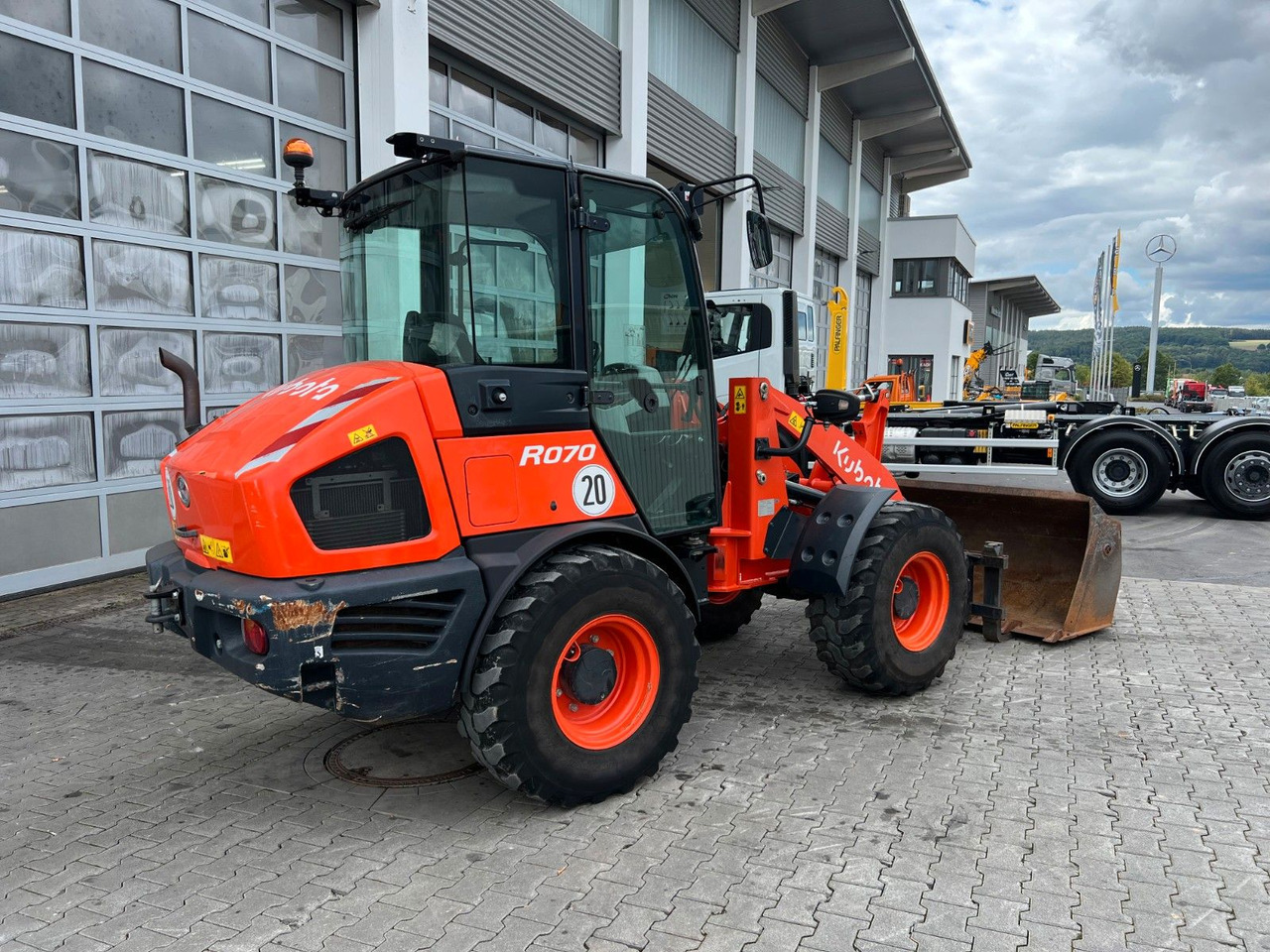 Kubota R070 / Gabel & Schaufel / nur 1.869h! - Pyöräkuormaaja: kuva Kubota R070 / Gabel & Schaufel / nur 1.869h! - Pyöräkuormaaja Kubota R070 / Gabel & Schaufel / nur 1.869h! - Pyöräkuormaaja: kuva Kubota R070 / Gabel & Schaufel / nur 1.869h! - Pyöräkuormaaja