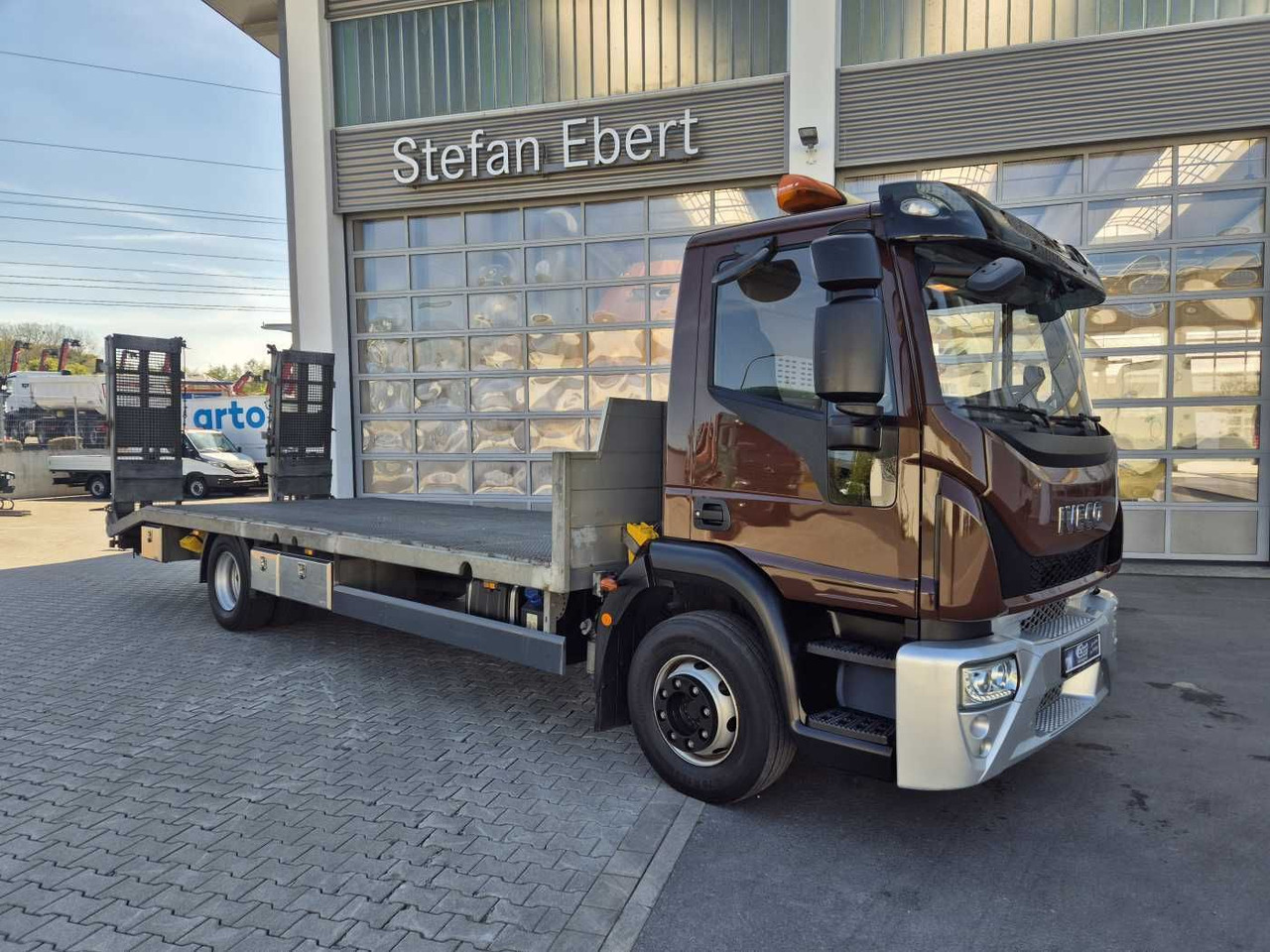 Iveco Eurocargo ML140E25/P Maschinentransporter Winde - Kuorma-auto: kuva Iveco Eurocargo ML140E25/P Maschinentransporter Winde - Kuorma-auto Iveco Eurocargo ML140E25/P Maschinentransporter Winde - Kuorma-auto: kuva Iveco Eurocargo ML140E25/P Maschinentransporter Winde - Kuorma-auto