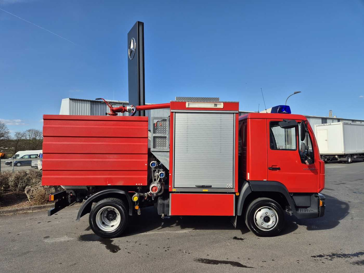 MAN LE 8.150 Schaumlöschfahrzeug Schmitz SLF25/25 - Kuorma-auto: kuva MAN LE 8.150 Schaumlöschfahrzeug Schmitz SLF25/25 - Kuorma-auto MAN LE 8.150 Schaumlöschfahrzeug Schmitz SLF25/25 - Kuorma-auto: kuva MAN LE 8.150 Schaumlöschfahrzeug Schmitz SLF25/25 - Kuorma-auto