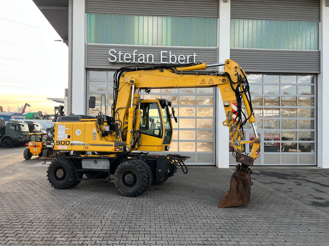 Liebherr A 900 C ZW Litronic / 19.616 h / 2009 - Pyöräalustainen kaivinkone: kuva Liebherr A 900 C ZW Litronic / 19.616 h / 2009 - Pyöräalustainen kaivinkone Liebherr A 900 C ZW Litronic / 19.616 h / 2009 - Pyöräalustainen kaivinkone: kuva Liebherr A 900 C ZW Litronic / 19.616 h / 2009 - Pyöräalustainen kaivinkone