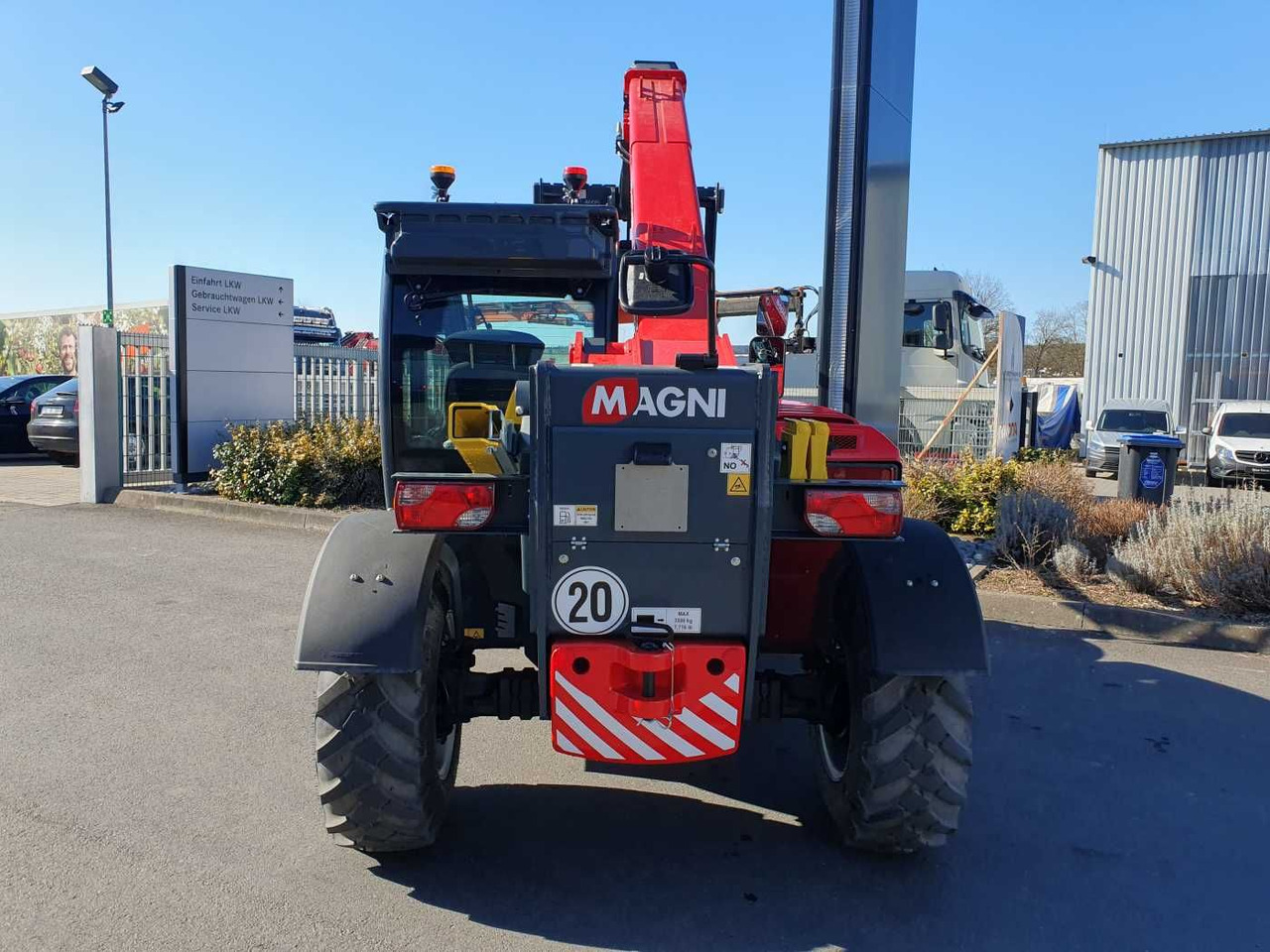 Magni TH 3.6-D5/D / 3to - 5,8m / 75PS - Kurottaja: kuva  Magni TH 3.6-D5/D / 3to - 5,8m / 75PS - Kurottaja Magni TH 3.6-D5/D / 3to - 5,8m / 75PS - Kurottaja: kuva  Magni TH 3.6-D5/D / 3to - 5,8m / 75PS - Kurottaja