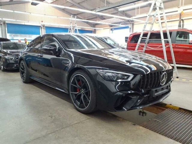 Mercedes-Benz AMG 63 4M Pano+AirM+Burm+Massage+360+AGA+ - Coupe: kuva Mercedes-Benz AMG 63 4M Pano+AirM+Burm+Massage+360+AGA+ - Coupe Mercedes-Benz AMG 63 4M Pano+AirM+Burm+Massage+360+AGA+ - Coupe: kuva Mercedes-Benz AMG 63 4M Pano+AirM+Burm+Massage+360+AGA+ - Coupe